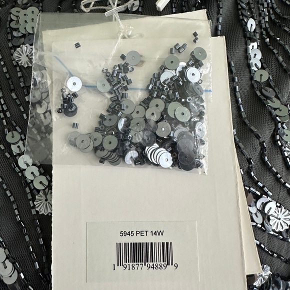 NWT Mac Duggal Flutter Sleeve Embellished Dress Pewter 14W - Picture 6 of 8